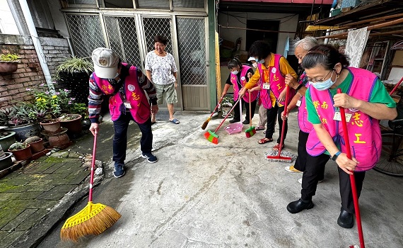 榮欣志工埔里隊端午佳節前夕感動服務高齡榮民眷住家環境 - https://www.watchmedia01.com
