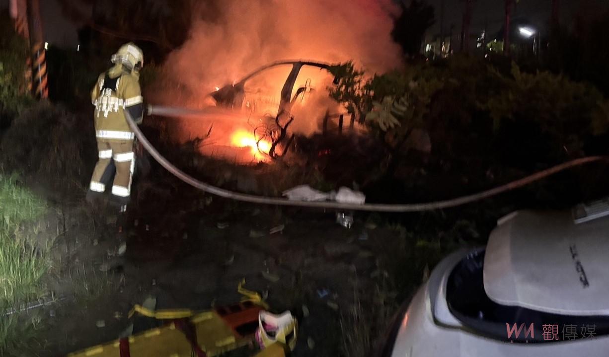 （有影片）／特斯拉虎尾墜橋燃燒　1死亡2輕傷送醫 - https://www.watchmedia01.com
