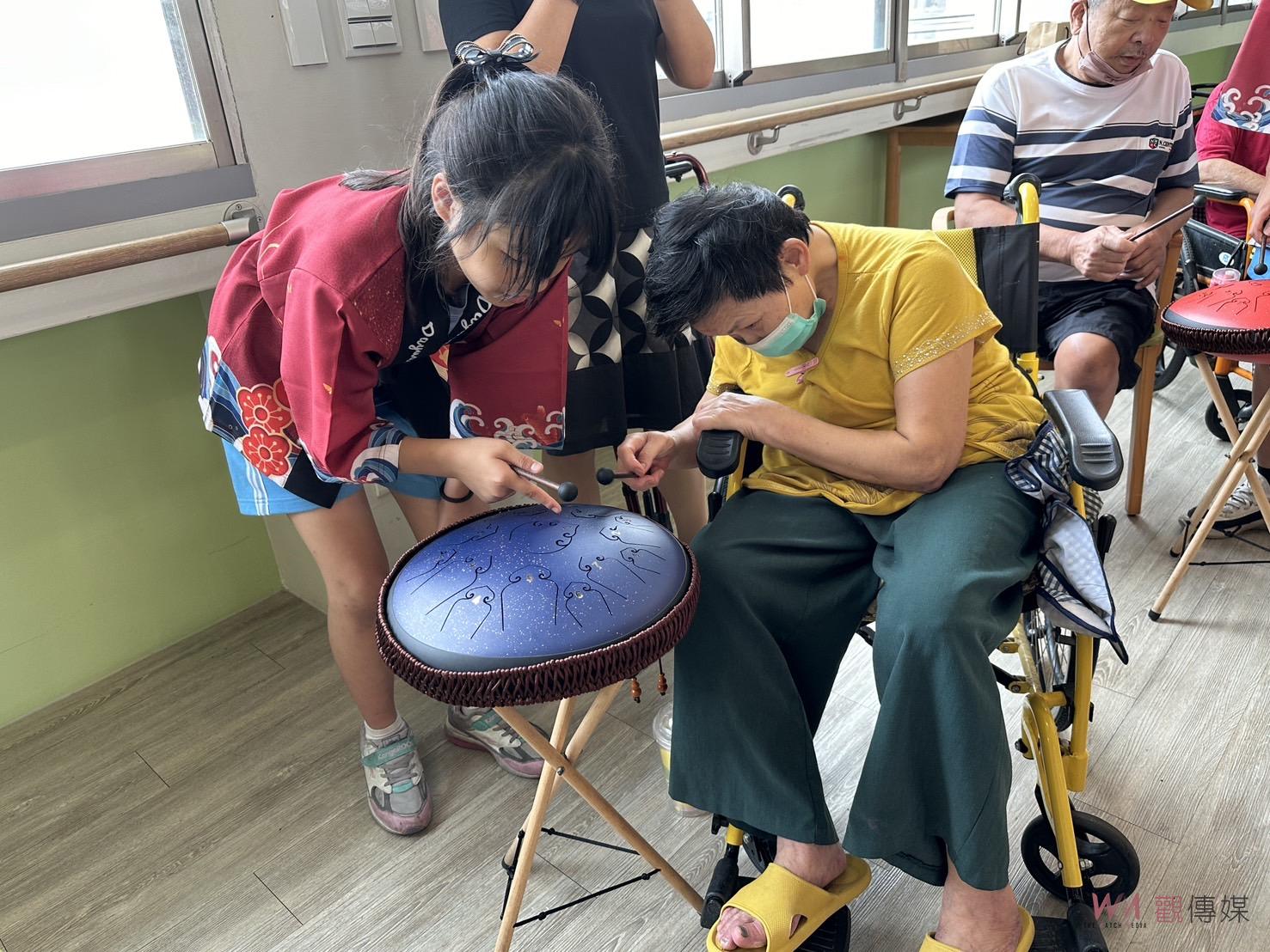 （有影片）／大園國小學生畢業前愛心演出　空靈鼓聲讓日照中心洋溢溫暖 - https://www.watchmedia01.com
