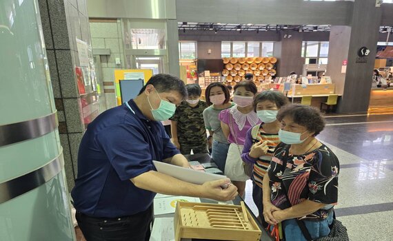 院長、醫師帶動唱慶端午！臺中醫院舉辦「包香粽、刮刮樂一夏」活動 - https://www.watchmedia01.com