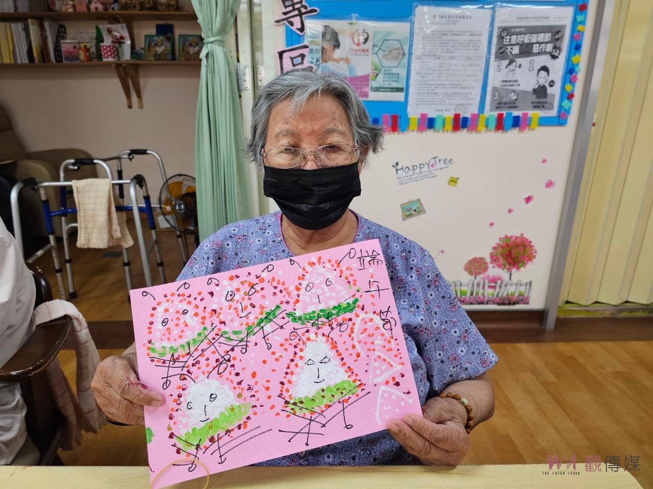 （有影片）／手繪粽子迎端午　彰化榮家日照中心長輩創造力大爆發 - https://www.watchmedia01.com