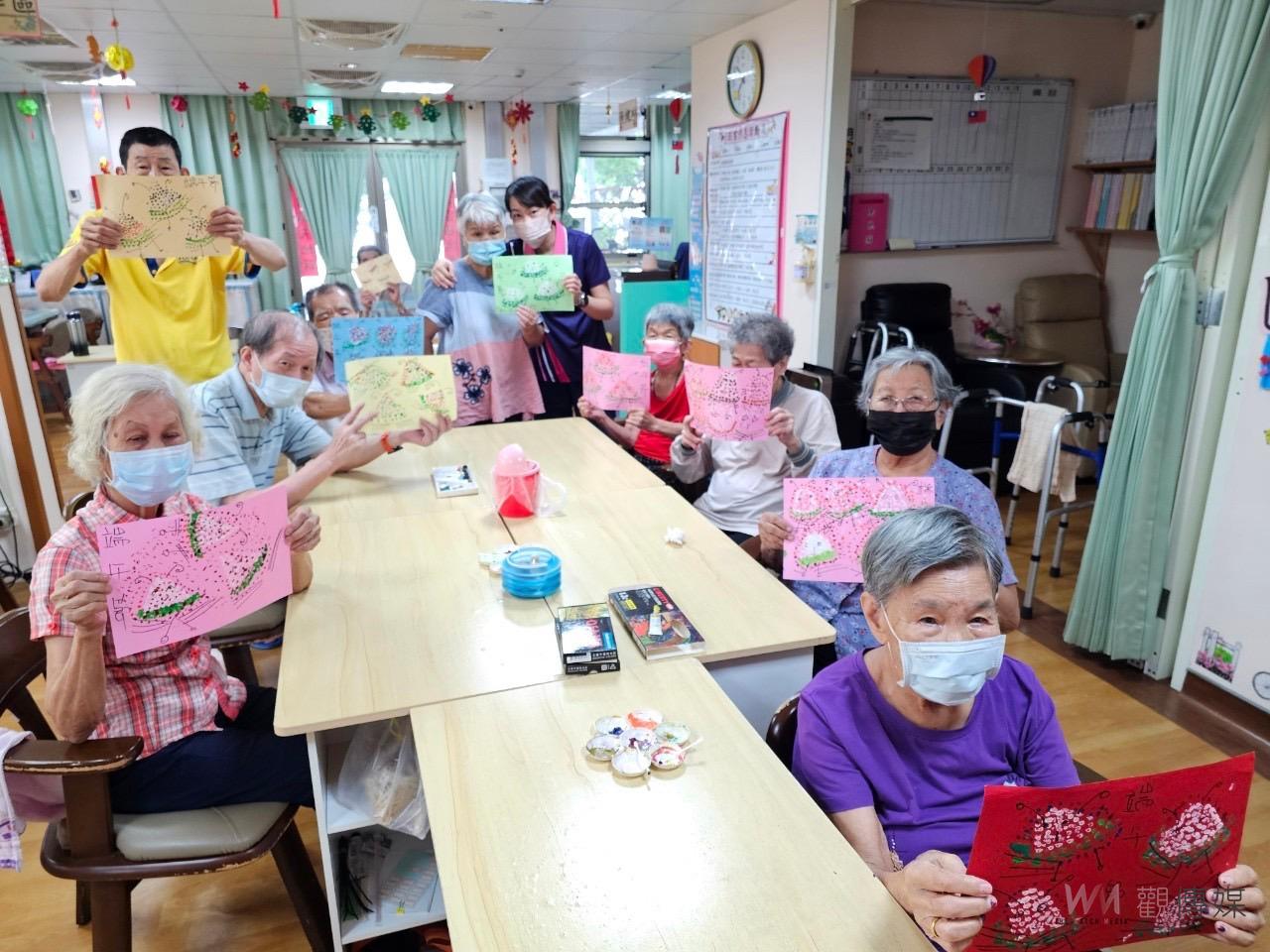 （有影片）／手繪粽子迎端午　彰化榮家日照中心長輩創造力大爆發 - https://www.watchmedia01.com