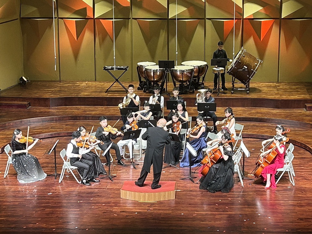 員林國小35屆音樂班畢業音樂會 19顆愛樂的心乘著音樂時光機去旅行 - https://www.watchmedia01.com