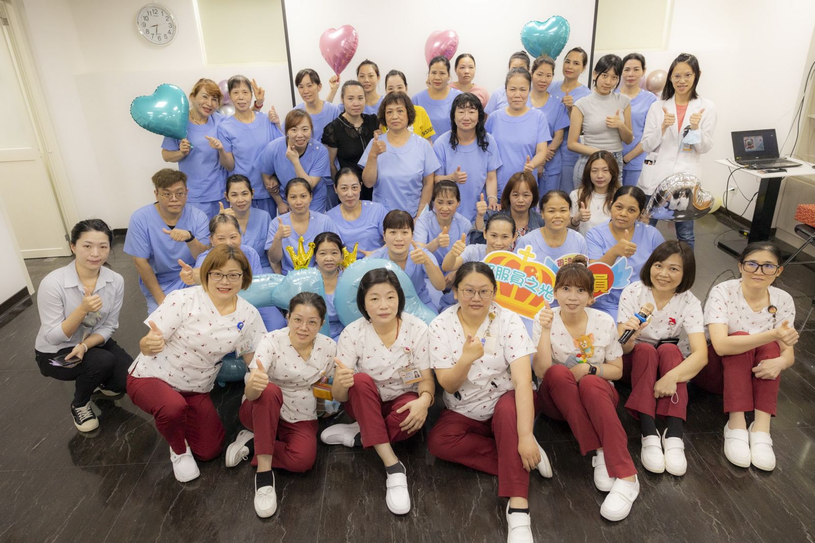 情同姐妹的夢想：兩位照顧服務員進修護理 共同追尋護理師之路 - https://www.watchmedia01.com