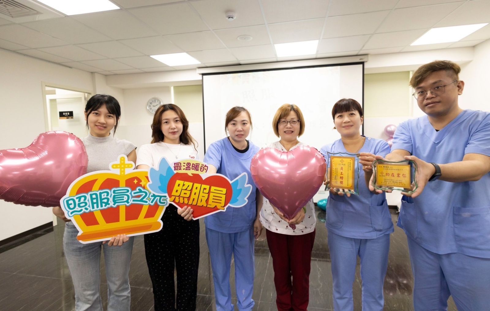 情同姐妹的夢想：兩位照顧服務員進修護理 共同追尋護理師之路 - https://www.watchmedia01.com