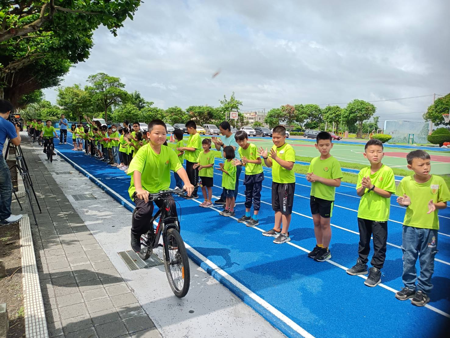 （有影片）／二林鎮萬合國小畢業生挑戰1200公里單車騎跡兩岸 - https://www.watchmedia01.com