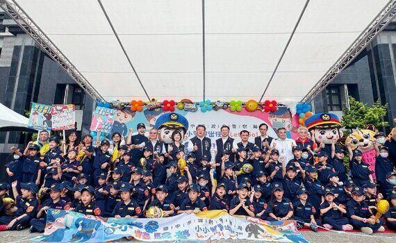 中市警察節嗨翻天！小波麗士超萌出任務　熱舞攻堅防爆超吸睛 - https://www.watchmedia01.com