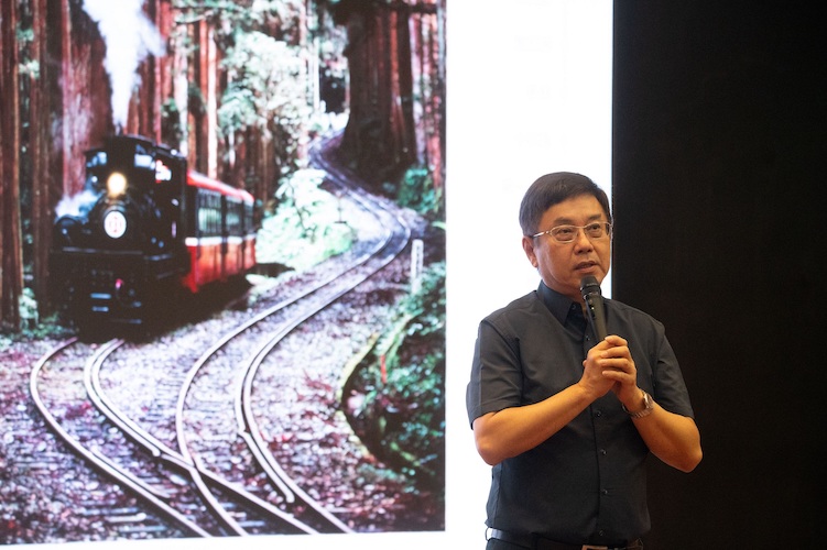林華慶署長親自主持《2421m的迴聲—阿里山林鐵全線紀行》新書發表 - https://www.watchmedia01.com
