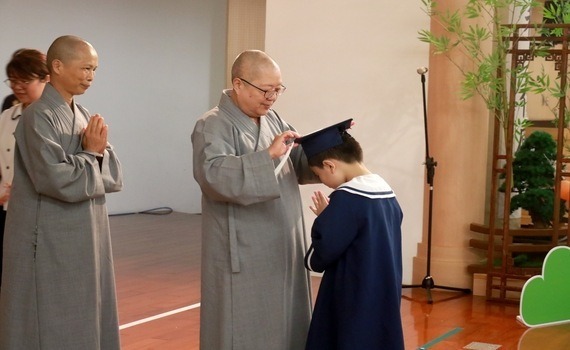 慈濟臺中大愛幼兒園首屆畢典禮　唯一畢業生見證全人教育 - https://www.watchmedia01.com