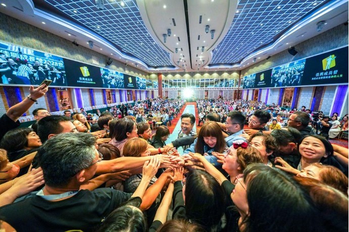 全台最瘋狂直播主將飛往瑞士，帶觀眾把瑞士最美景點盡收眼底 - https://www.watchmedia01.com