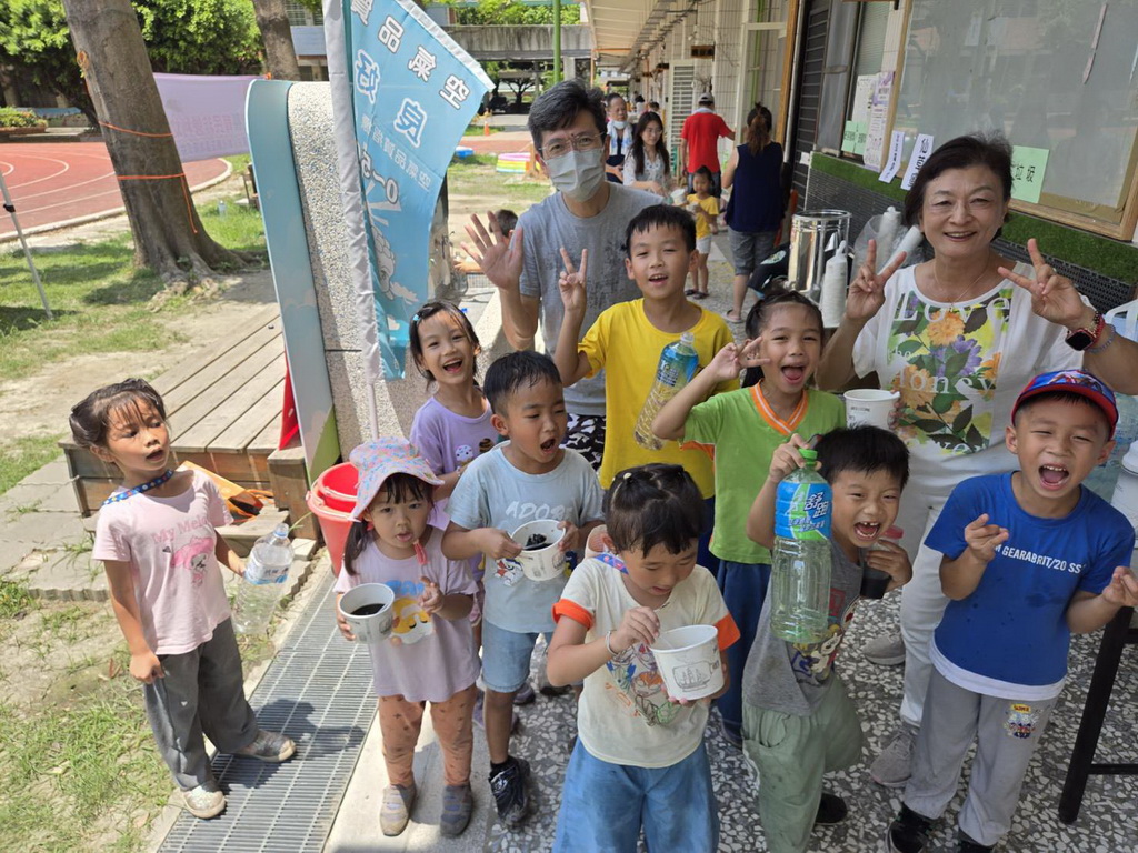 育民非營利幼兒園舉辦民俗夏令營 灌蟋蟀做米粿親子懷舊好時光 - https://www.watchmedia01.com