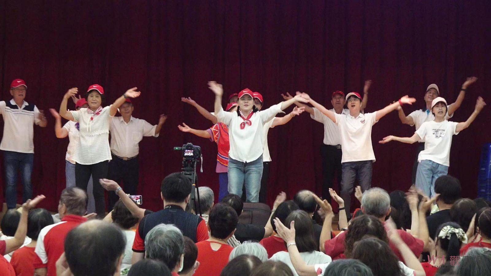 （有影片）／彰化市長青大學結業768人全勤　林世賢鼓勵長青學員學習AI - https://www.watchmedia01.com