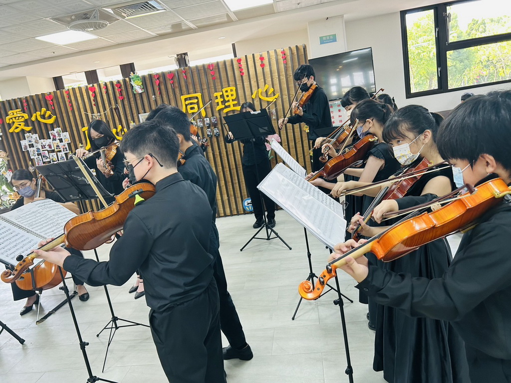 力創管絃樂團洋明護理之家演奏 與愛同絃給長輩午後回響好時光 - https://www.watchmedia01.com