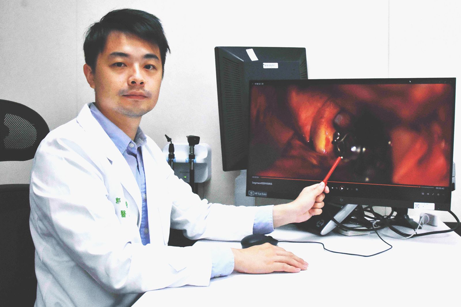 （有影片）／高齡阿嬤視力「睜隻眼、閉隻眼」　原來是顱內動脈瘤作祟 - https://www.watchmedia01.com