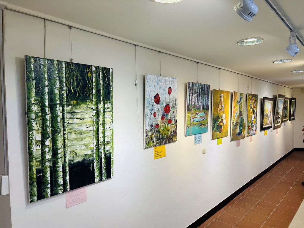易經名師斜槓開畫展 郭麗燕老師人美心善義賣所得做公益 - https://www.watchmedia01.com