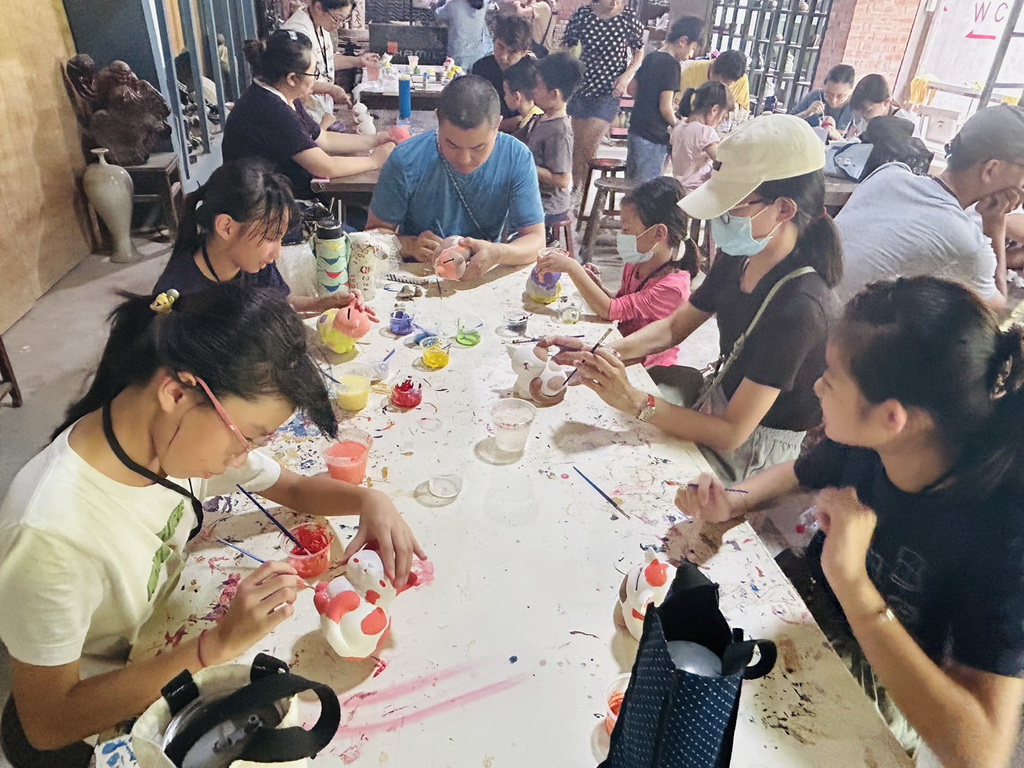 彰化縣遊樂翻轉夏令營開跑 田中窯玩陶作麵包人氣爆表 - https://www.watchmedia01.com