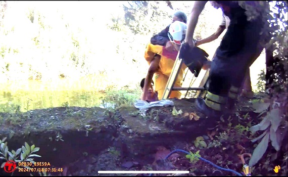 竹山桂林一號橋老人凌晨外出不慎跌落圳溝救護 - https://www.watchmedia01.com