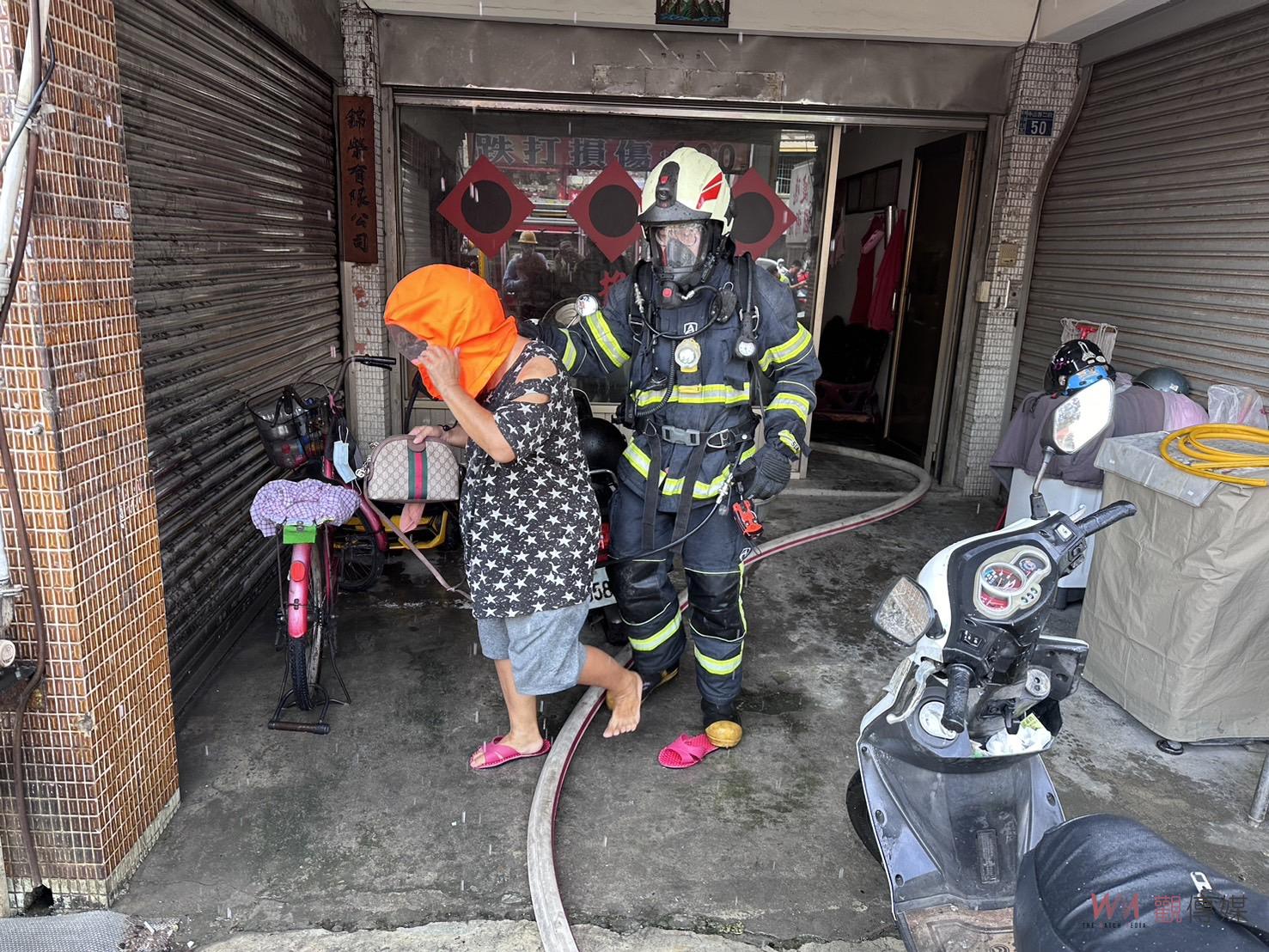 連續火警　彰化市中山路民宅火災　警消驚險救出六名住戶 - https://www.watchmedia01.com