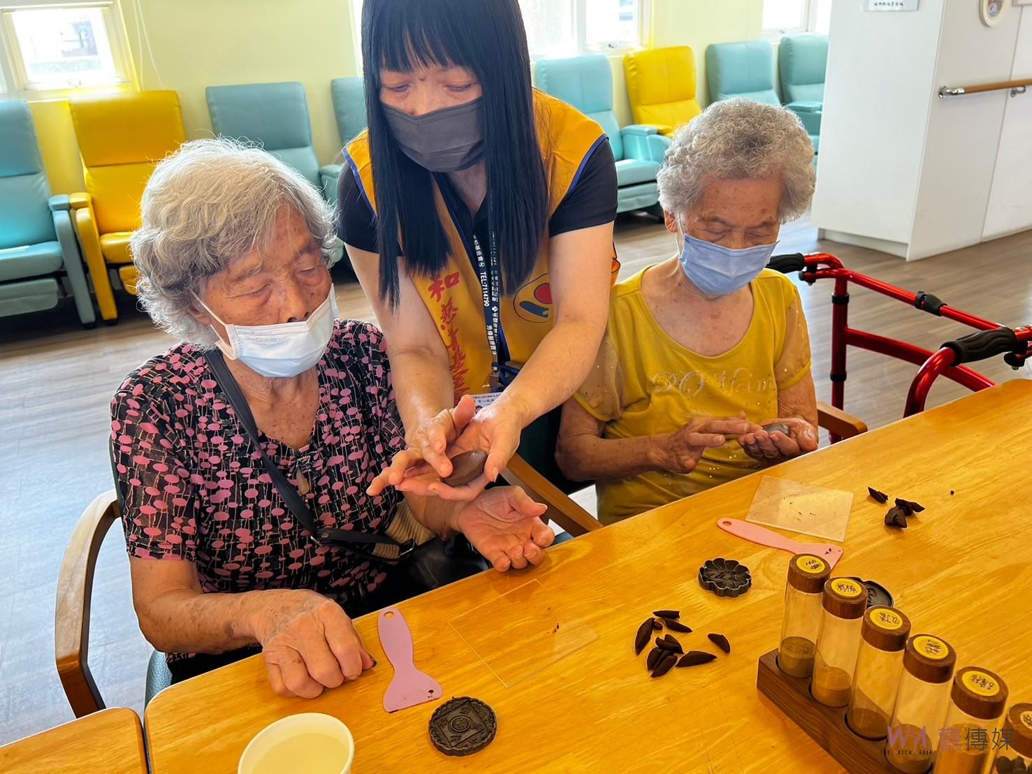 （有影片）／福興秀和苑日照中心長輩手作香牌　療癒心靈 享受美好生活 - https://www.watchmedia01.com