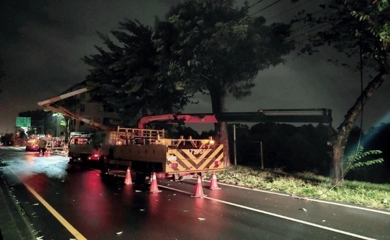凱米侵襲風強雨大！台電夜以繼日搶修　台中地區復電率超91% - https://www.watchmedia01.com