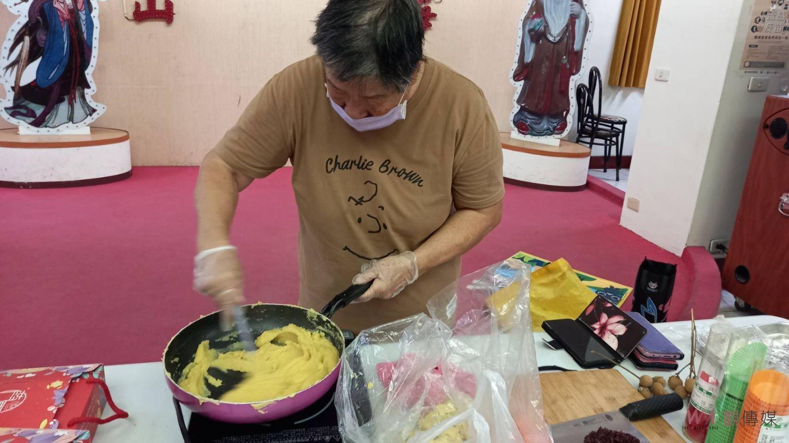 （有影片）／傳承美味與樂趣　彰化榮家長輩共製綠豆糕　清涼消暑又健康 - https://www.watchmedia01.com