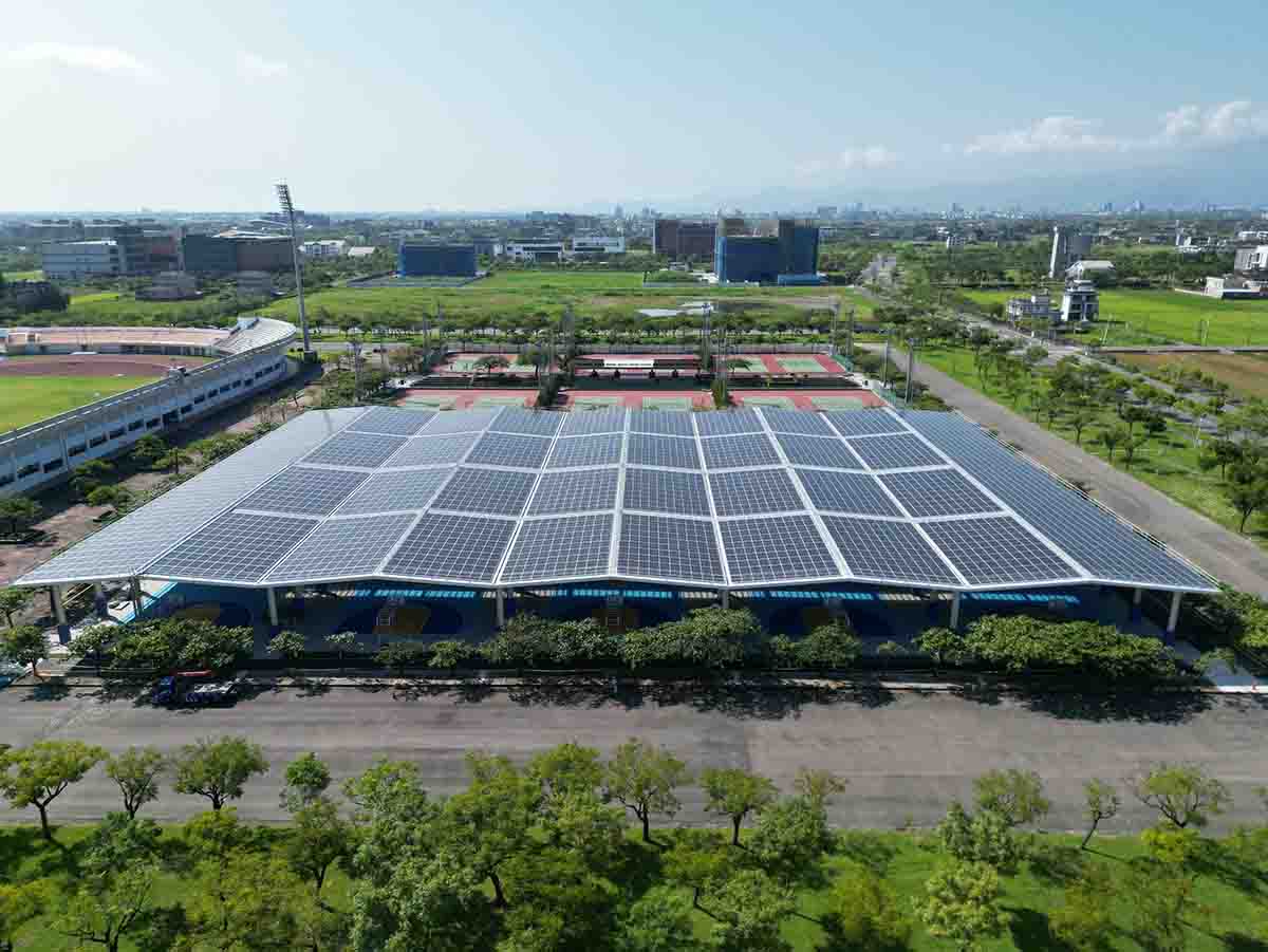 幾經波折宜蘭運動公園籃球場太陽能光電屋頂啟用 10年回饋縣府166萬 - https://www.watchmedia01.com