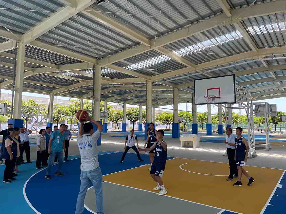 幾經波折宜蘭運動公園籃球場太陽能光電屋頂啟用 10年回饋縣府166萬 - https://www.watchmedia01.com