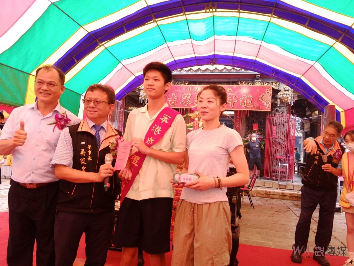 「古笨港成年禮」北港朝天宮登場　鑽七娘媽亭「脫絭」、「轉大人」 - https://www.watchmedia01.com