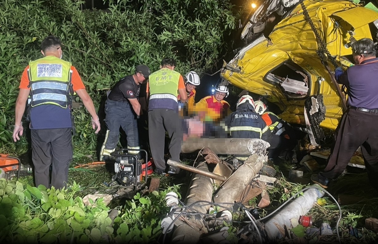 雲林台17線重大車禍　兩名男子不幸罹難 - https://www.watchmedia01.com