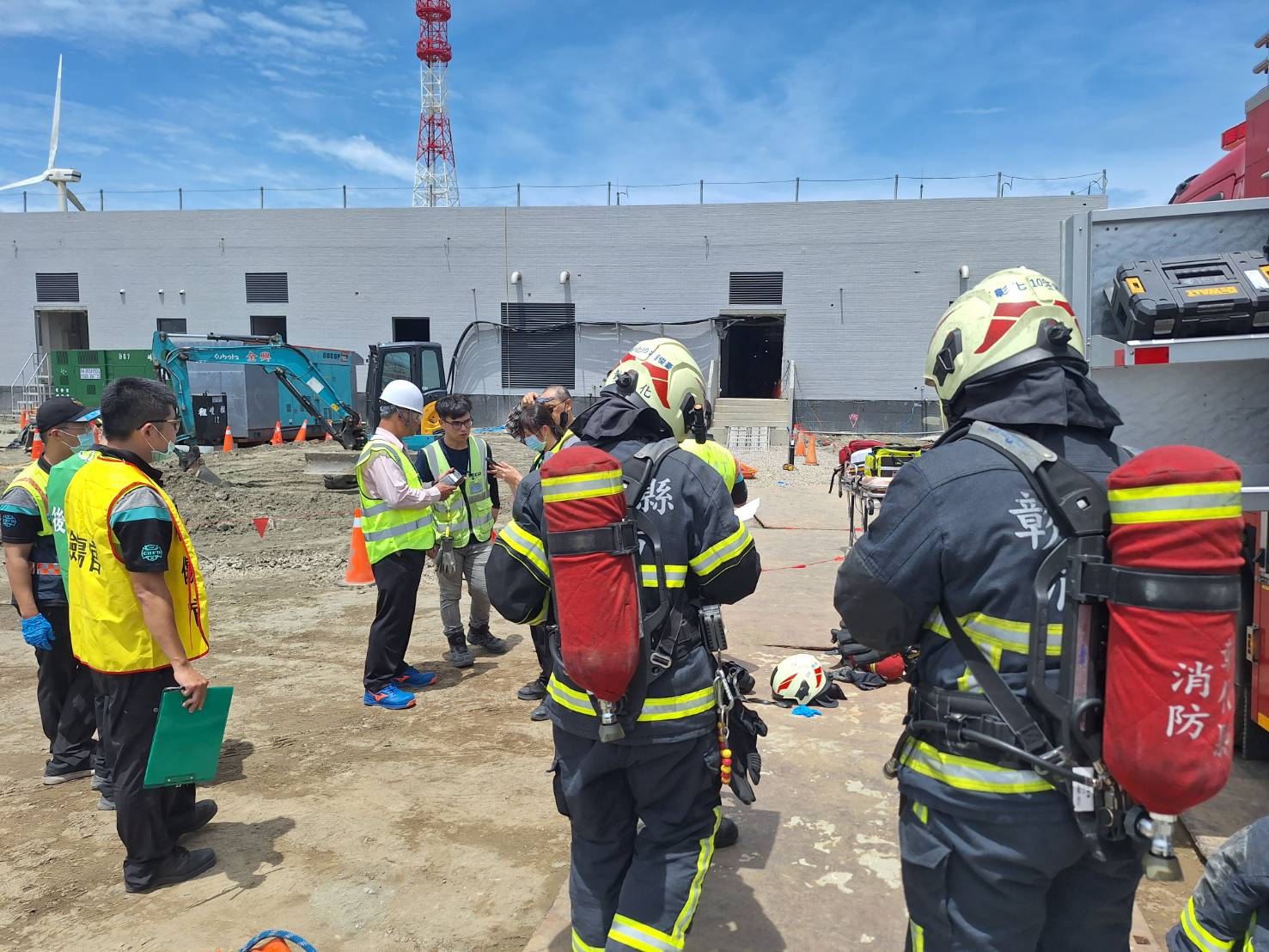（有影片）／海龍風電陸域降壓站二氧化碳外洩　工人不斷從衝出廠房逃命 - https://www.watchmedia01.com