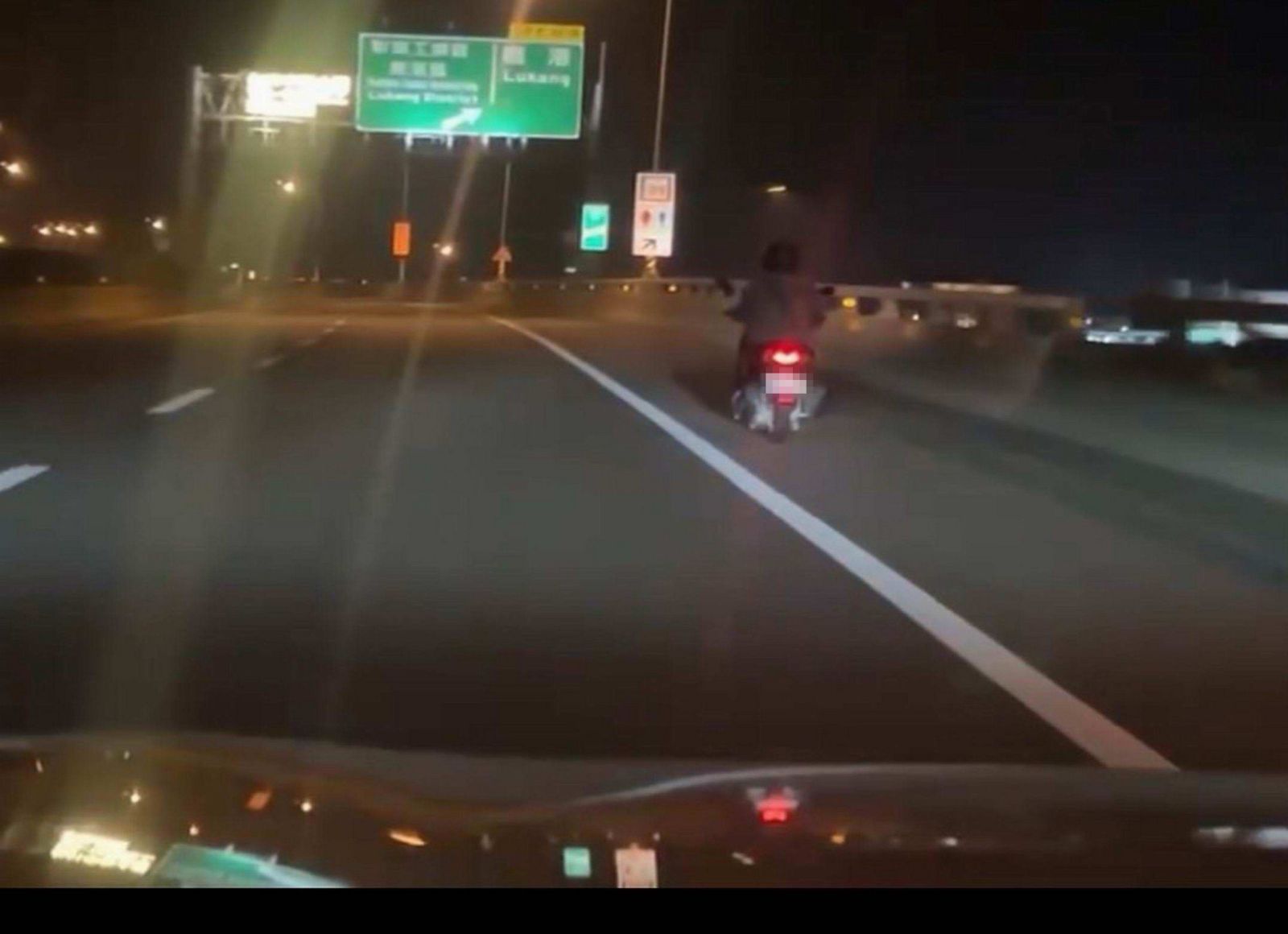導航搞錯方向！台中正妹騎車誤闖西濱　男子熱心護航5公里助返家 - https://www.watchmedia01.com