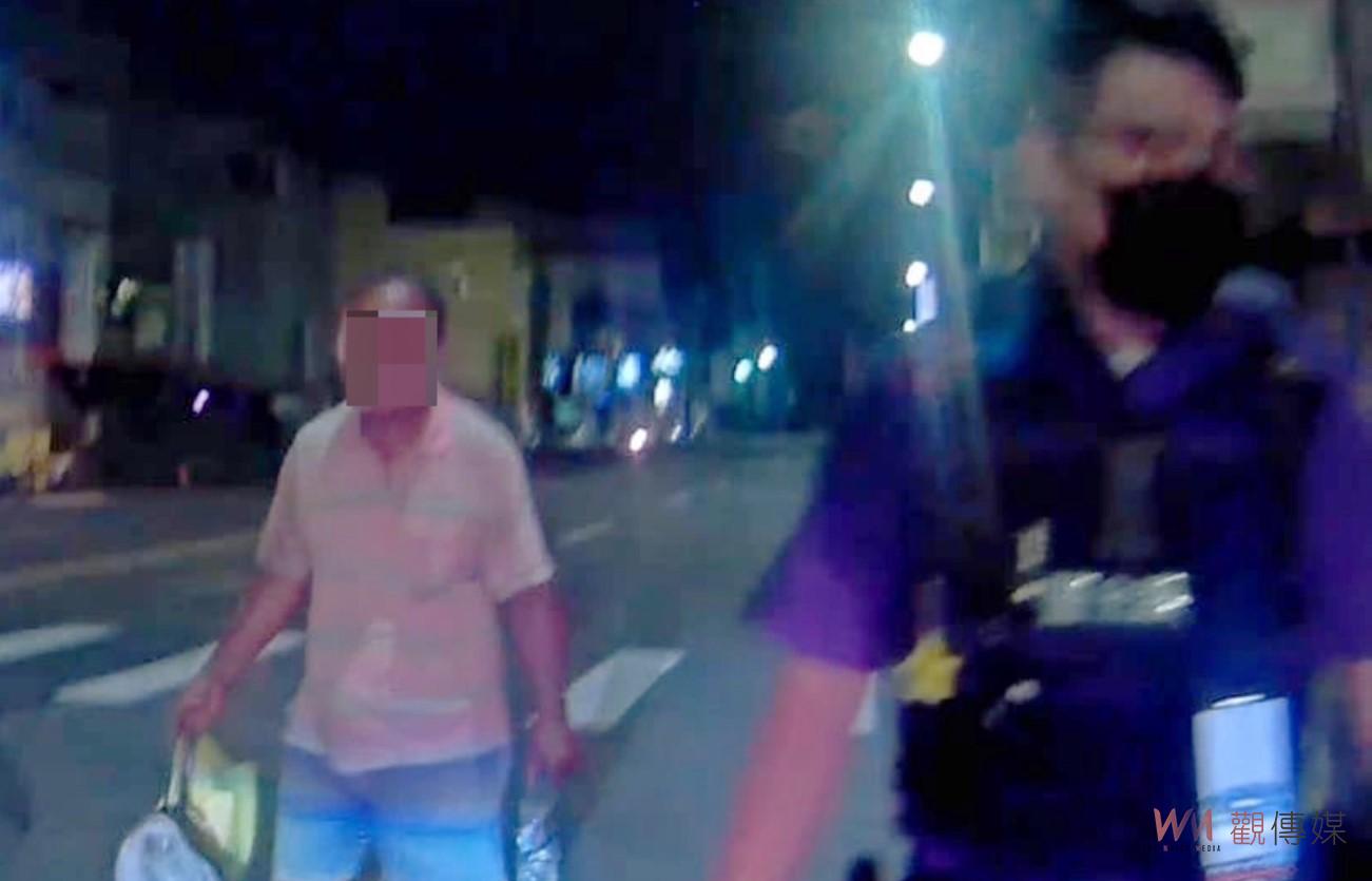 老翁夜間遇困獲暖警協助　安全送返家中 - https://www.watchmedia01.com