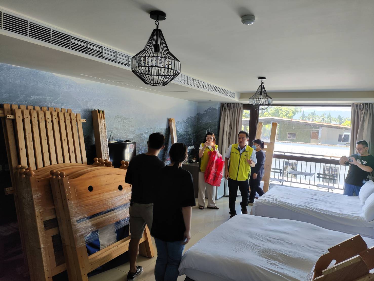 宜蘭分署首例「法拍空屋帶看」服務 龍潭湖風景區豪華透天二拍底價2000萬有找 - https://www.watchmedia01.com
