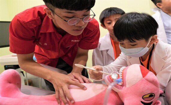 愛心化為實際行動！中山醫大學生走入越南與偏鄉　用關懷書寫暑期故事 - https://www.watchmedia01.com