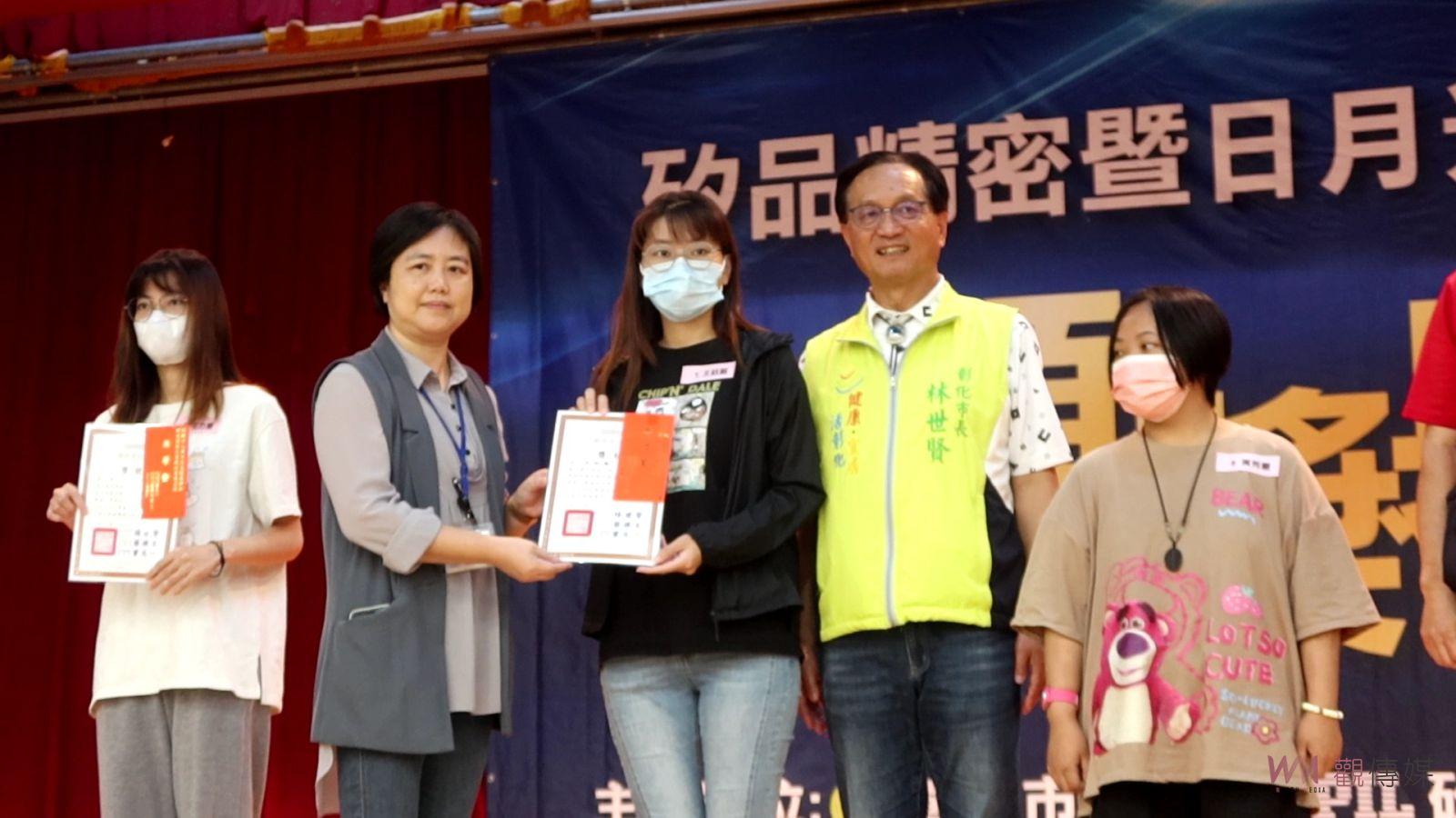 （有影片）／助彰化弱勢學子築夢　矽品精密持續14年捐贈獎學金　 - https://www.watchmedia01.com