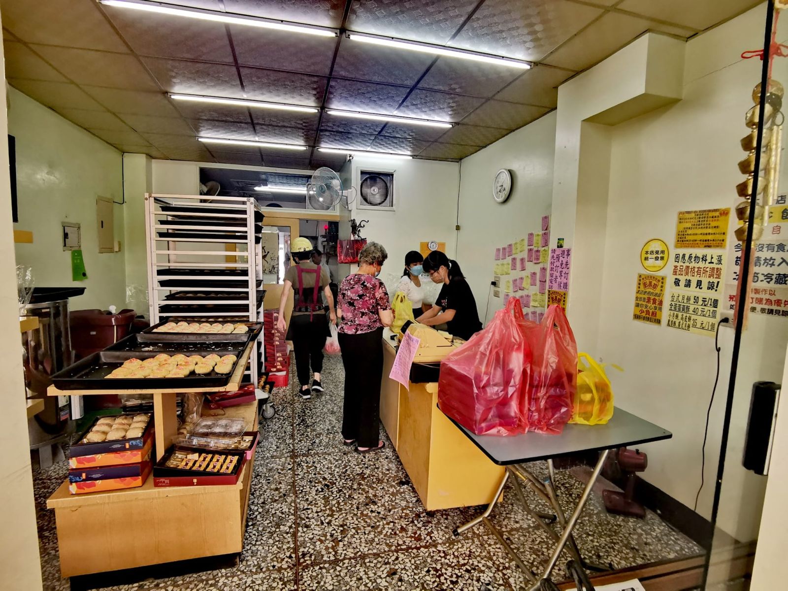 中秋倒數　一年只賣15天 彰化隱藏餅行月餅熱賣供不應求 - https://www.watchmedia01.com