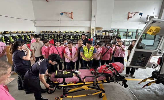 回饋社會 造福人群　台中天恩慈善功德會捐贈消防局救護醫療車 - https://www.watchmedia01.com
