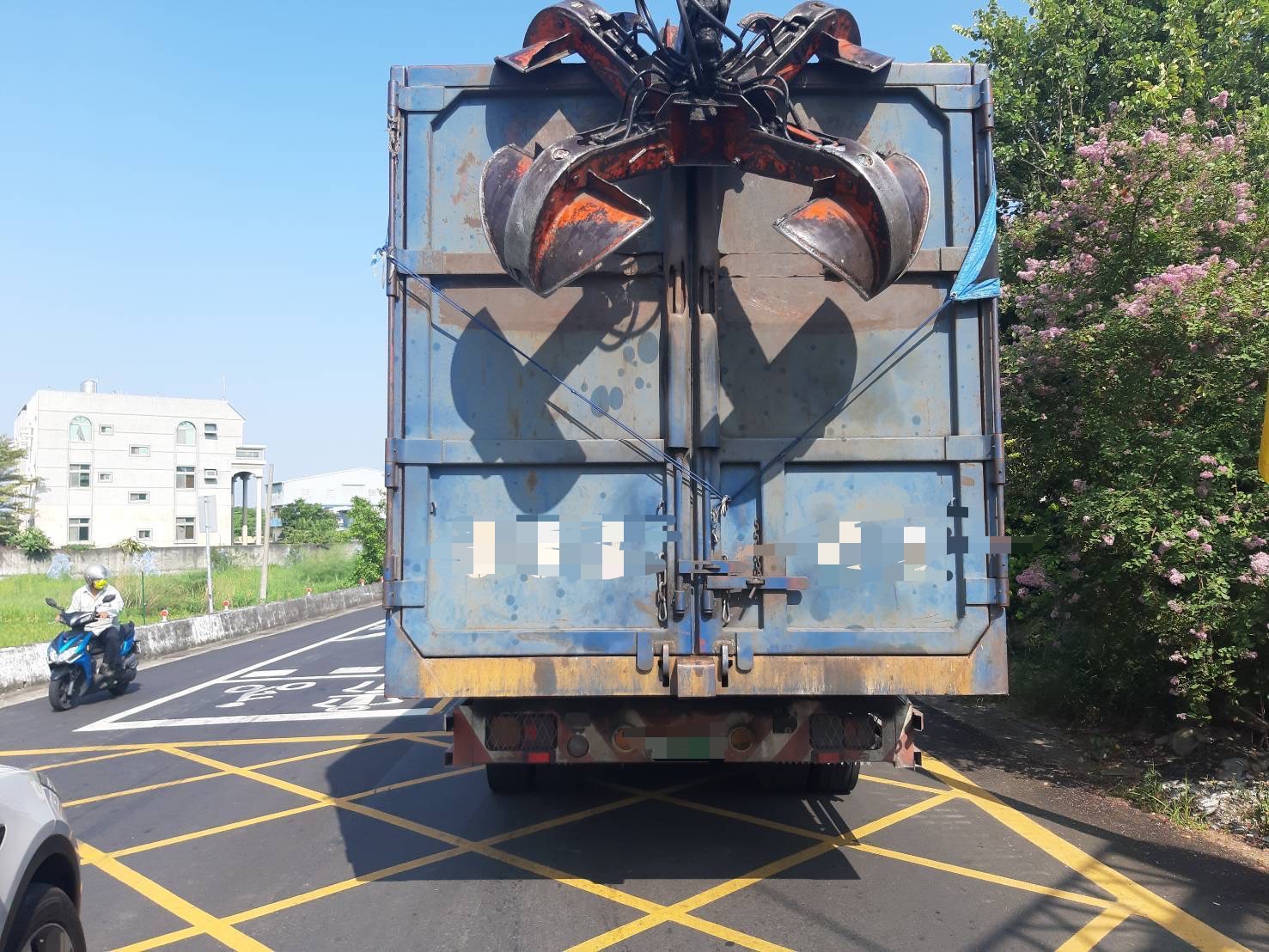 驚魂！花壇八旬婦騎腳踏車遭大貨車撞擊拖行數十米　傷重不治身亡 - https://www.watchmedia01.com
