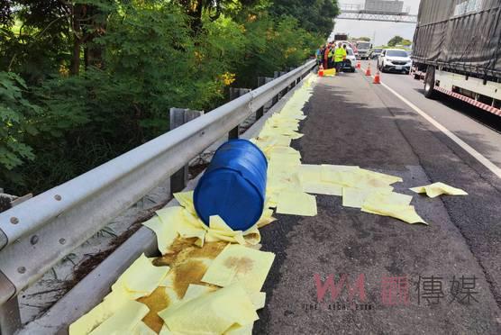 國道1號北上民雄段化學物外漏 嘉義縣消防局獲報支援協助專業止漏 - https://www.watchmedia01.com