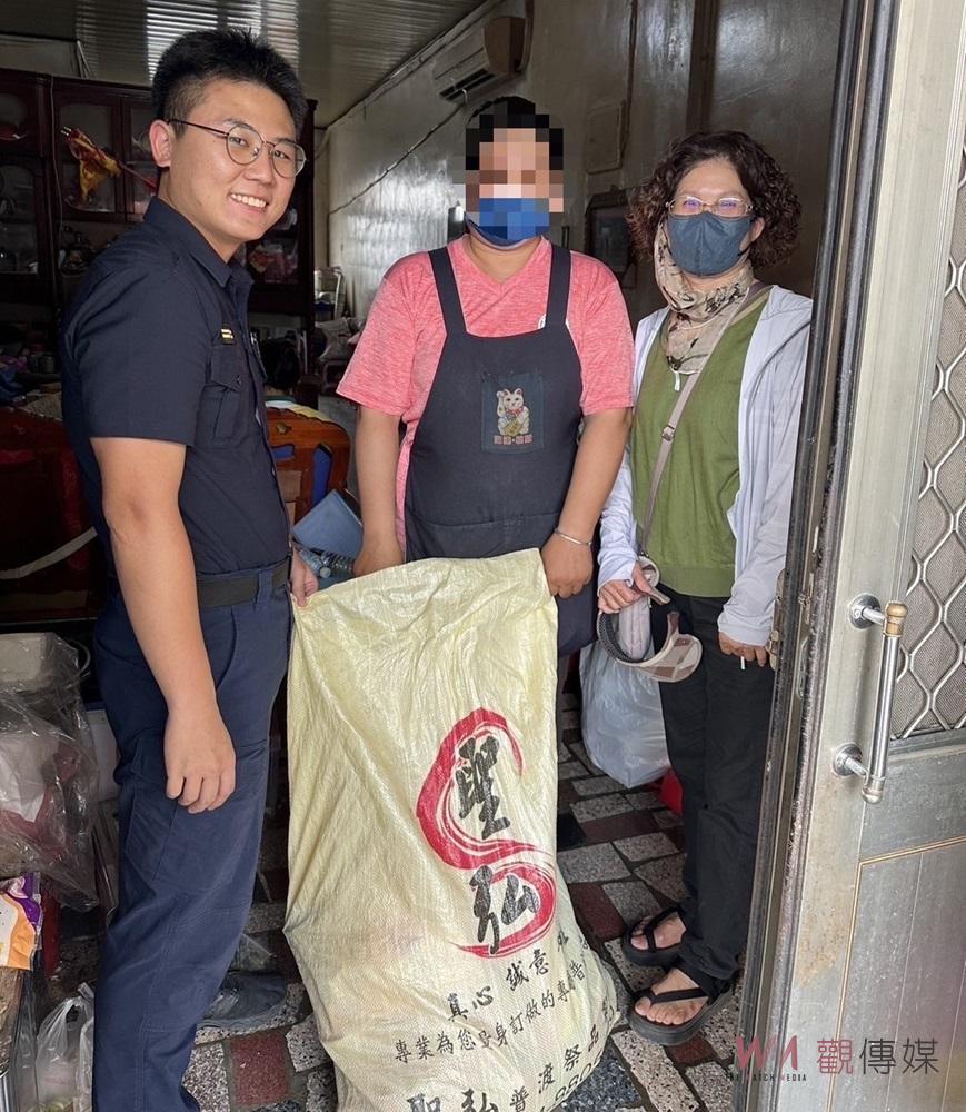 雲林警局轉贈口湖普明寺愛心　供品溫暖送達弱勢家庭手中 - https://www.watchmedia01.com