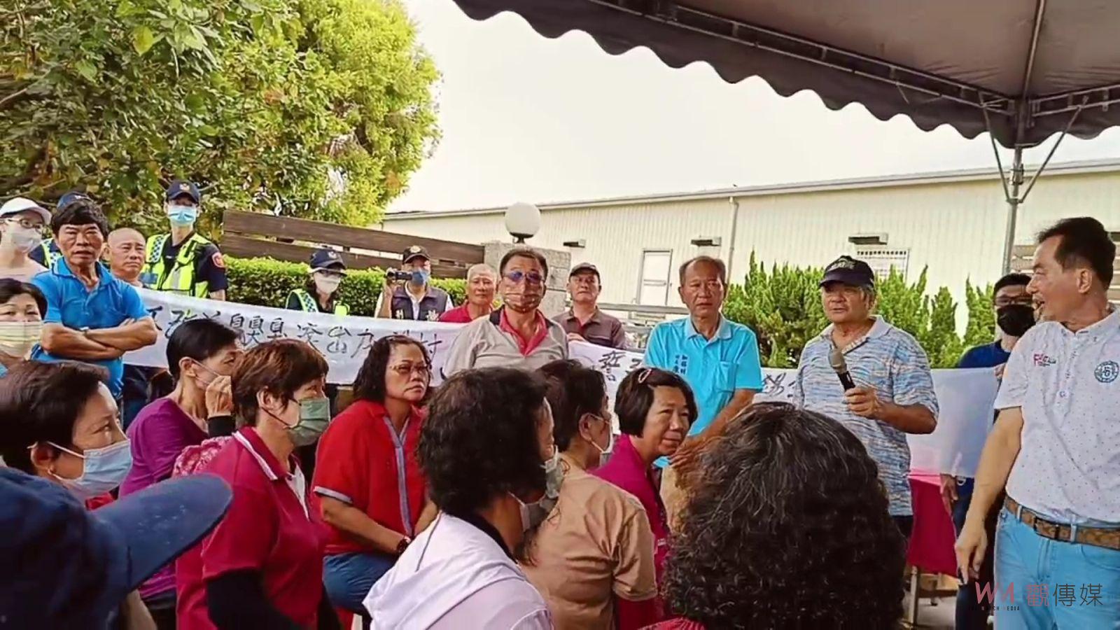（有影片）／「吃飯配雞屎味」難以忍受　大村鄉民怒抗養雞場惡臭　限兩月內改善 - https://www.watchmedia01.com