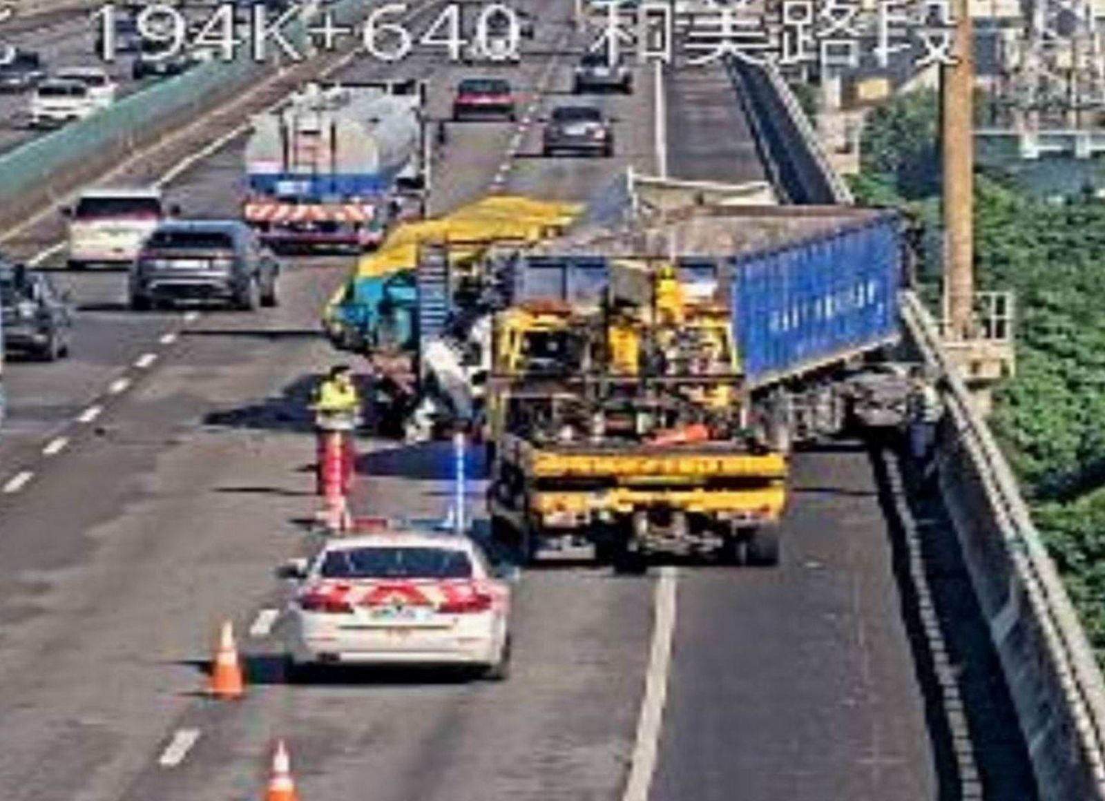 國道3號彰化路段三車連環追撞　轎車慘遭兩車夾壓駕駛殞命 - https://www.watchmedia01.com
