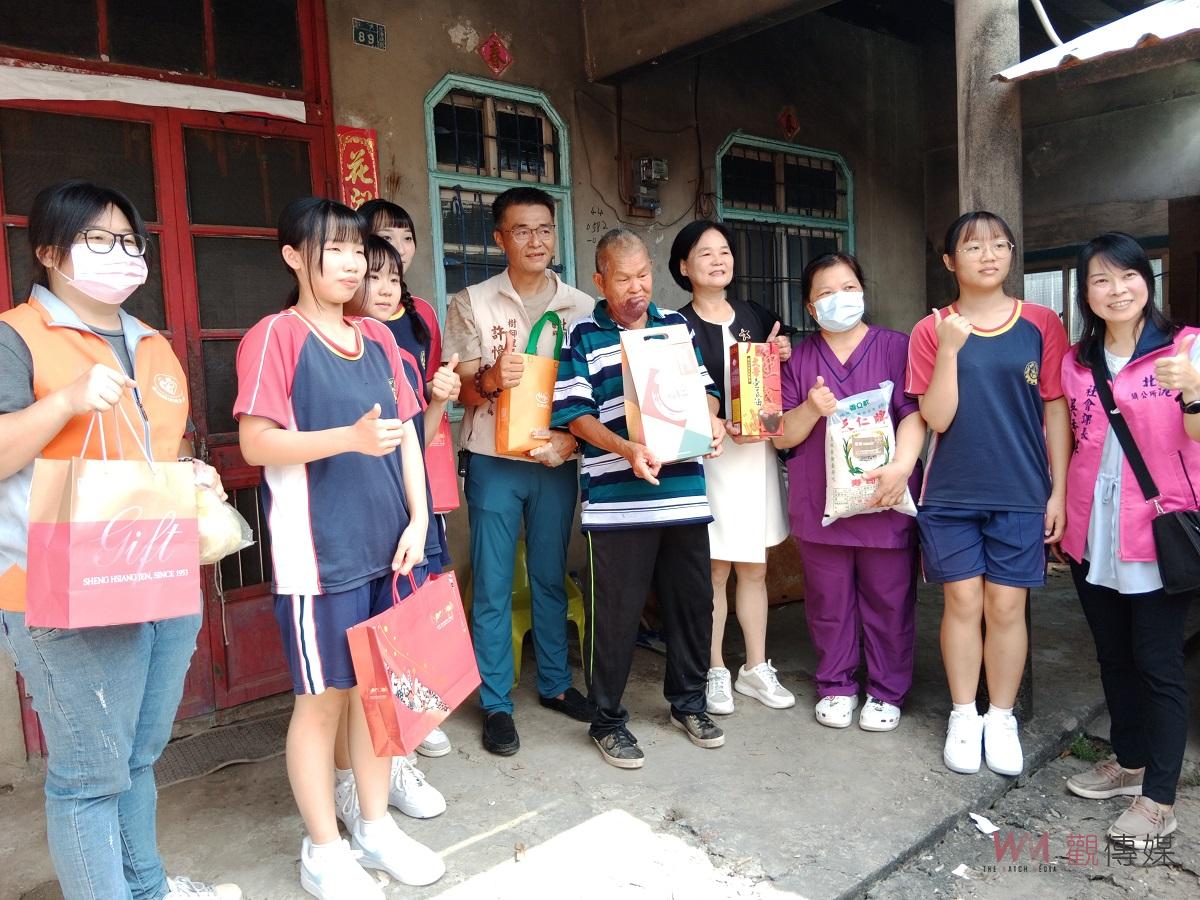 （有影片）／北港公所與北港農工官學合作愛心月餅 攜手各界關懷獨居老人送溫暖 - https://www.watchmedia01.com