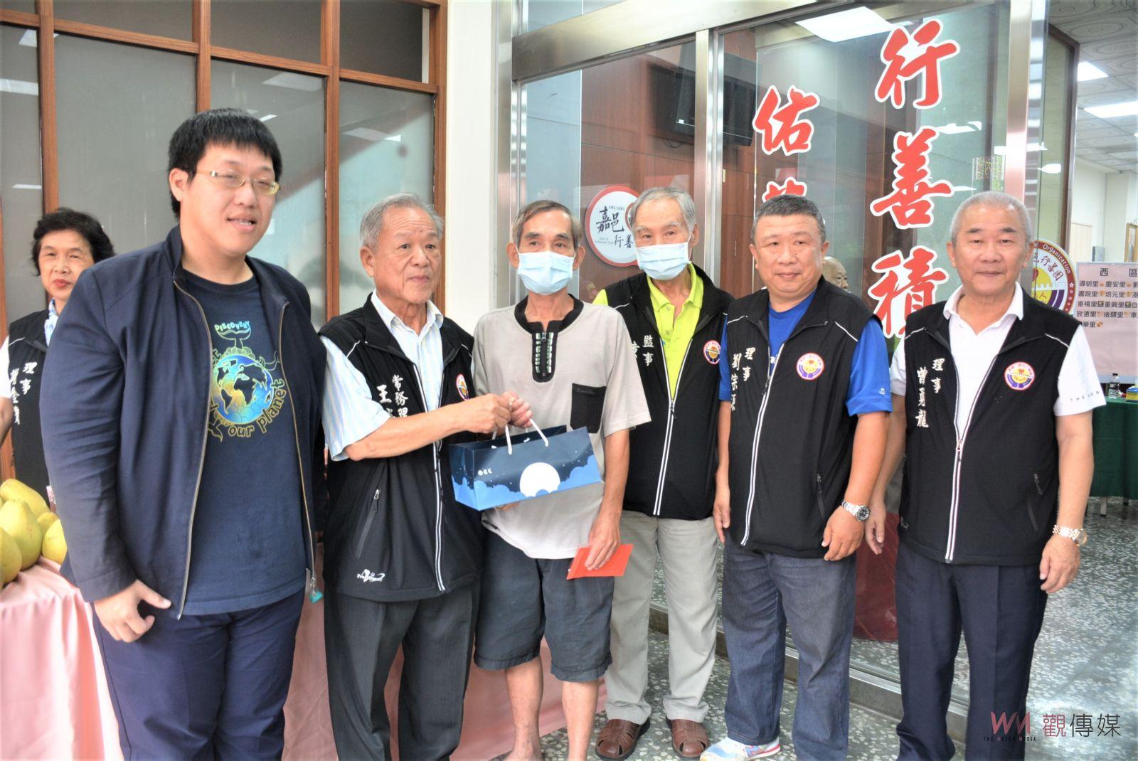 發放中秋慰問金　嘉邑行善團助弱勢低收、身障人士度佳節 - https://www.watchmedia01.com