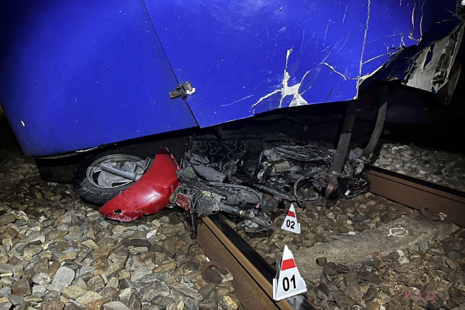 斗六傳機車騎士闖平交道事故 騎士明顯死亡造成列車延誤 - https://www.watchmedia01.com