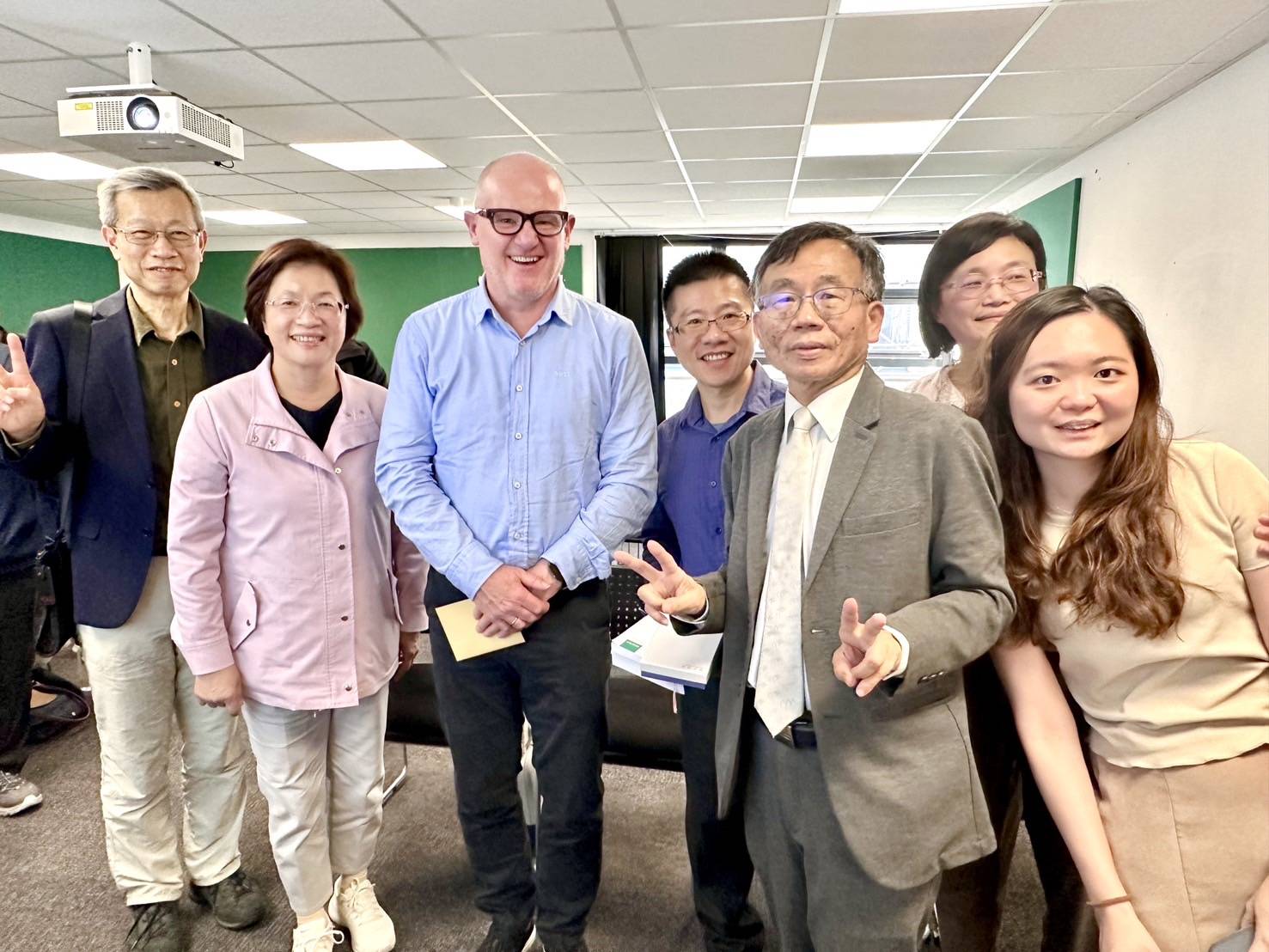 數據說話 王惠美赴英借鏡健康經濟評估強調把錢花在刀口上 - https://www.watchmedia01.com