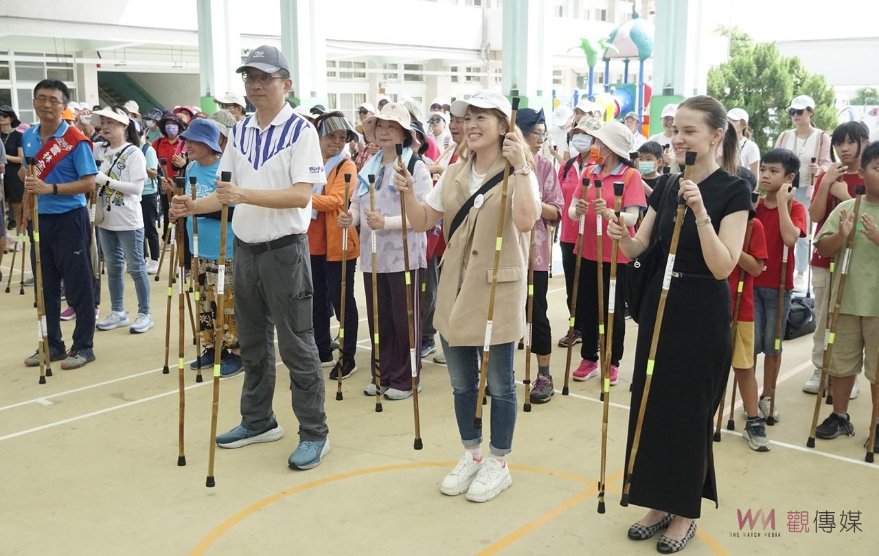 （有影片）／達德能源達成500MW發電里程碑　在地長者共享竹杖健走溫馨活動 - https://www.watchmedia01.com