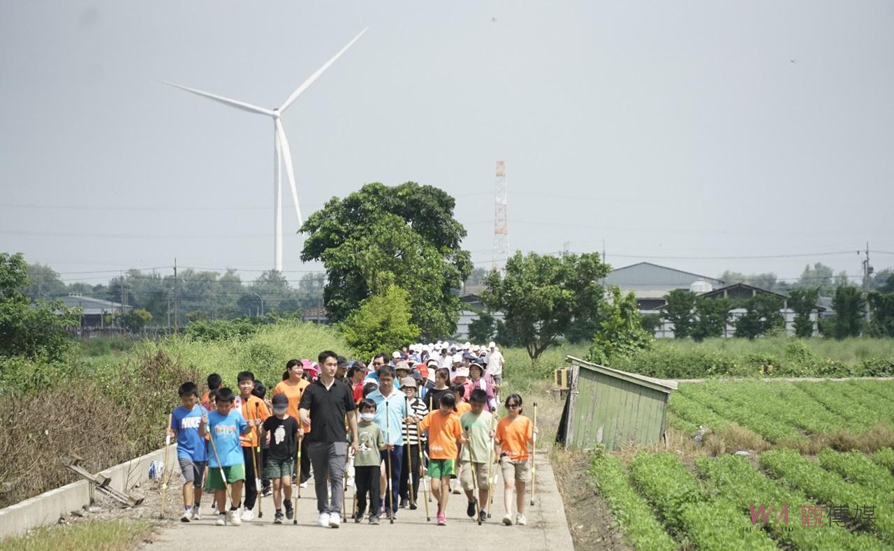 （有影片）／達德能源達成500MW發電里程碑　在地長者共享竹杖健走溫馨活動 - https://www.watchmedia01.com