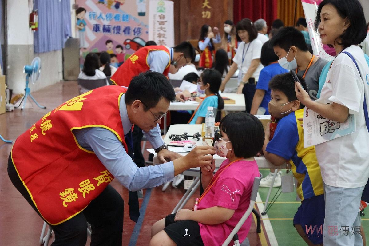行動眼科診所搬進校園 國際扶輪社助台西學童護眼 - https://www.watchmedia01.com