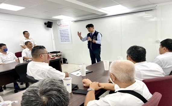 台中公車停讓稽查　中市府祭鐵腕全面落實「路口轉向停看行」捍衛行人正義 - https://www.watchmedia01.com